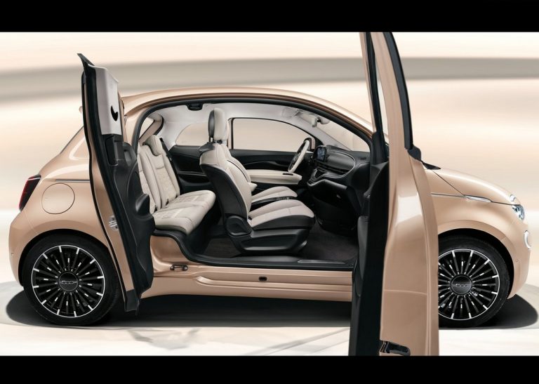 Fiat 500 3+1 elettrica: immagini ufficiali