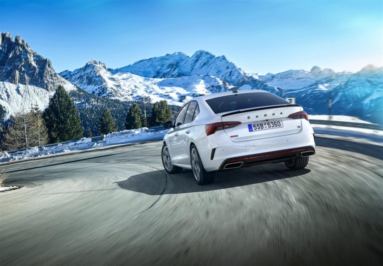 Skoda Octavia Scout e Octavia RS: immagini ufficiali
