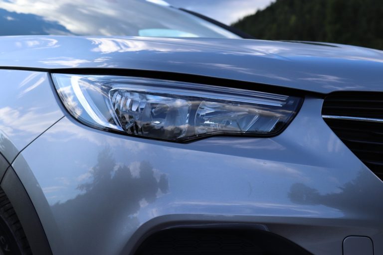 Opel Grandland X 1.2 Innovation AT8: la prova su strada