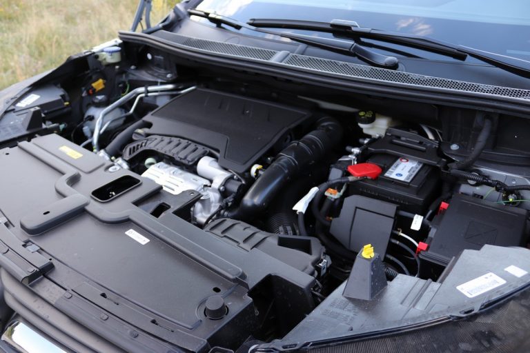 Opel Grandland X 1.2 Innovation AT8: la prova su strada