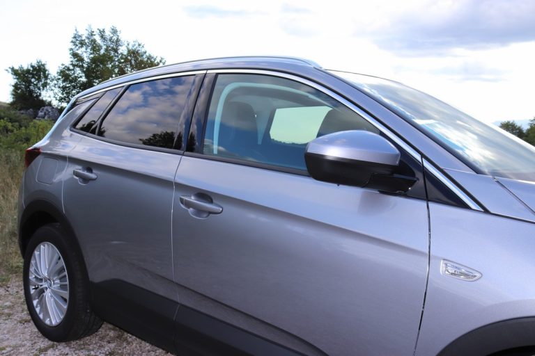 Opel Grandland X 1.2 Innovation AT8: la prova su strada