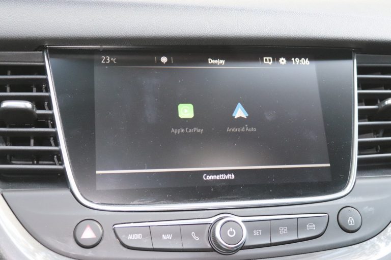 Opel Grandland X 1.2 Innovation AT8: la prova su strada