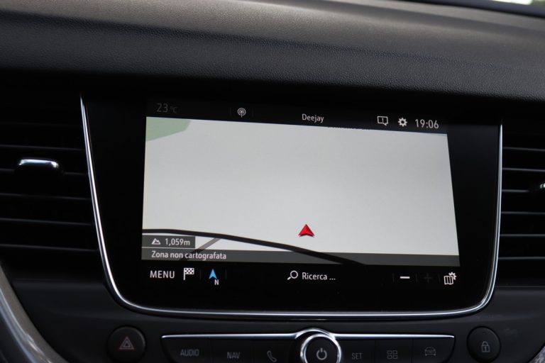 Opel Grandland X 1.2 Innovation AT8: la prova su strada