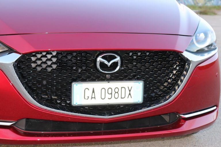 Mazda 2 Skyactiv-G M Hybrid Exceed: la prova su strada