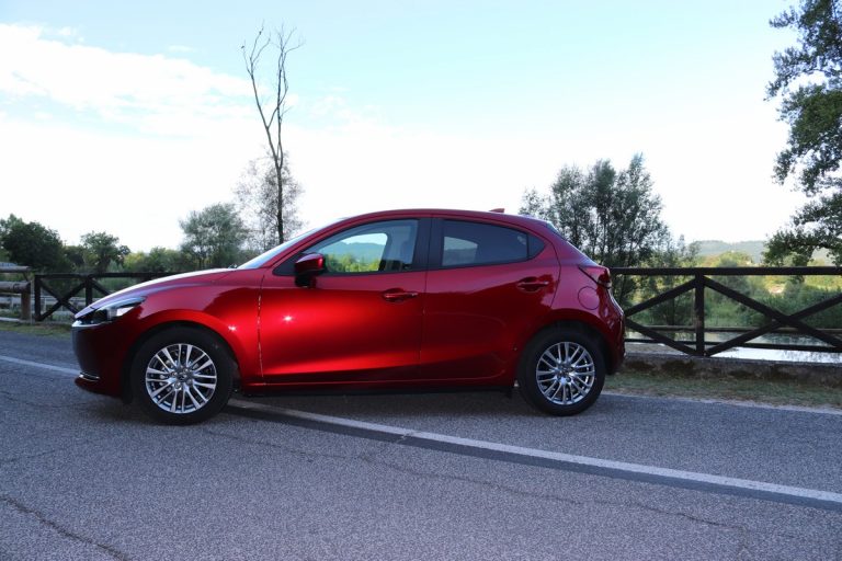 Mazda 2 Skyactiv-G M Hybrid Exceed: la prova su strada