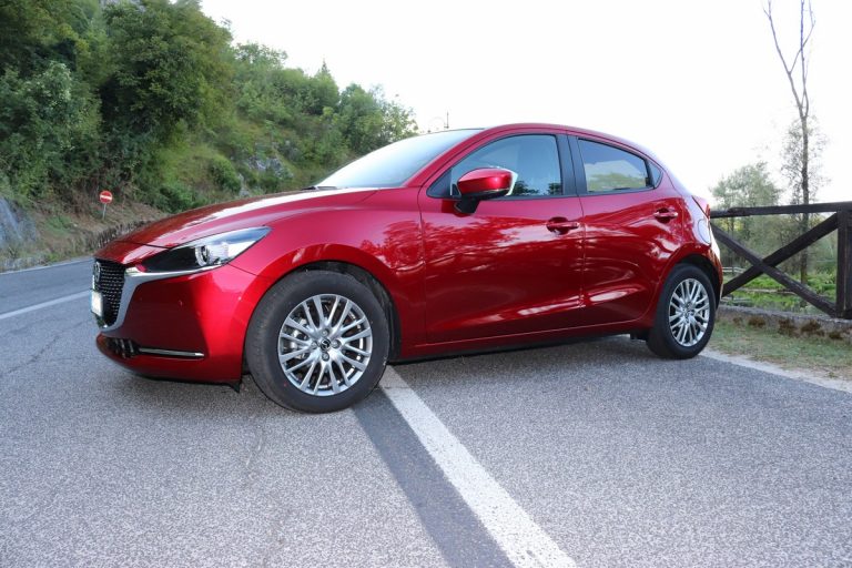 Mazda 2 Skyactiv-G M Hybrid Exceed: la prova su strada