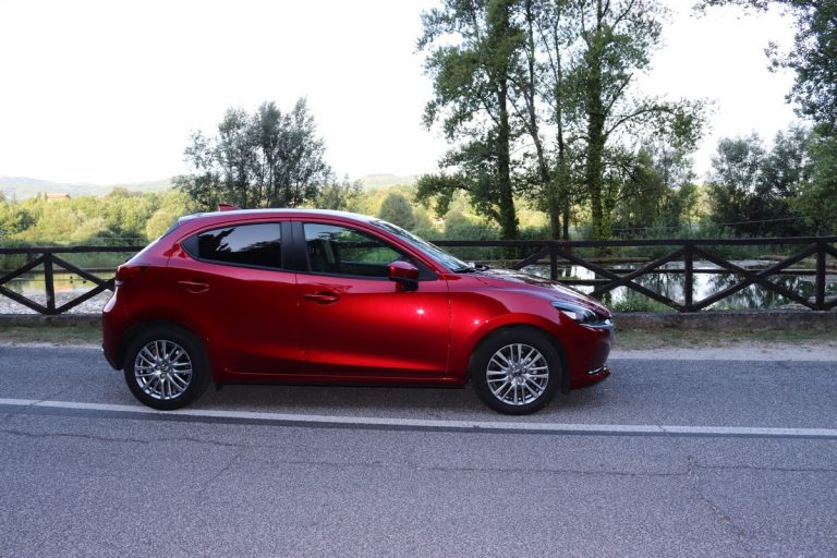 Mazda 2 Skyactiv-G M Hybrid Exceed: la prova su strada