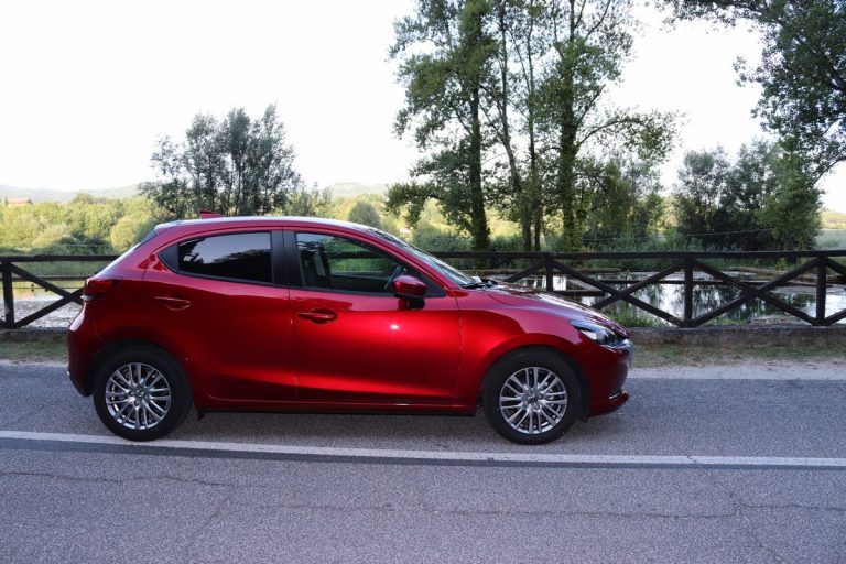 Mazda 2 Skyactiv-G M Hybrid Exceed: la prova su strada