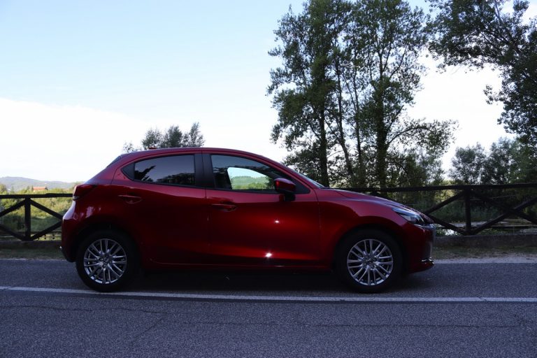 Mazda 2 Skyactiv-G M Hybrid Exceed: la prova su strada