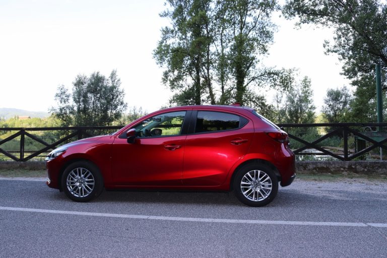 Mazda 2 Skyactiv-G M Hybrid Exceed: la prova su strada