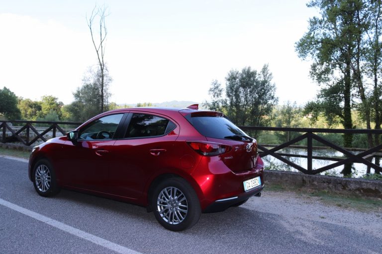Mazda 2 Skyactiv-G M Hybrid Exceed: la prova su strada
