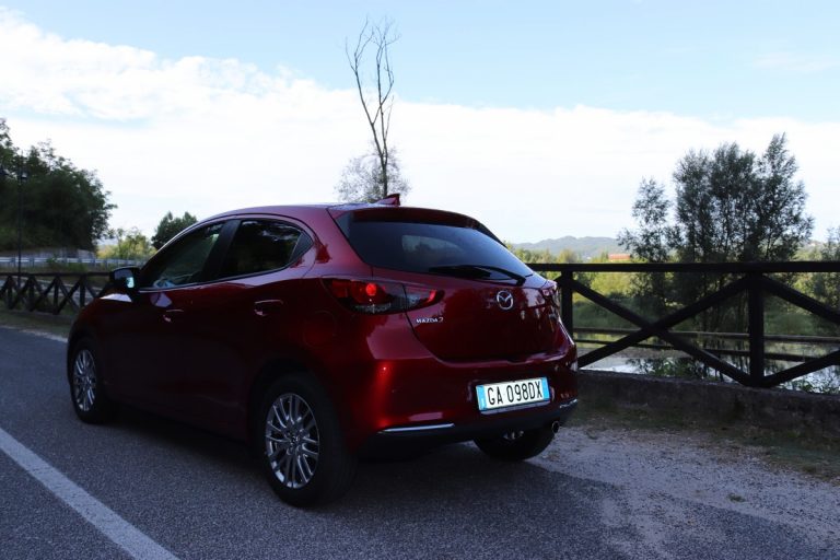 Mazda 2 Skyactiv-G M Hybrid Exceed: la prova su strada