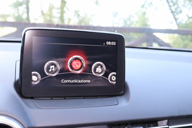 Mazda 2 Skyactiv-G M Hybrid Exceed: la prova su strada