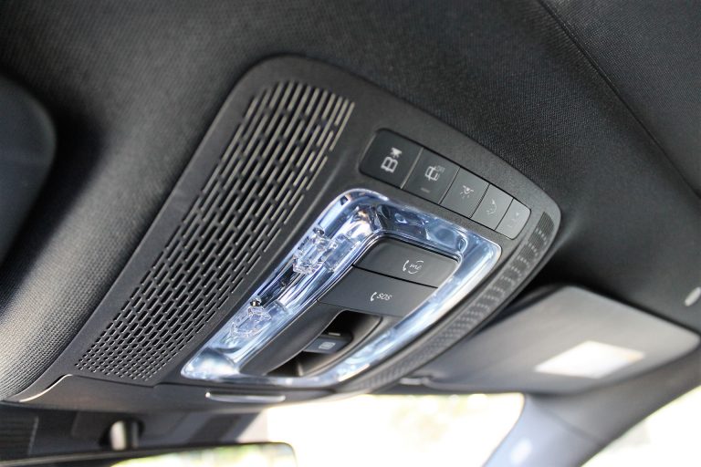 Mercedes-Benz Classe A 250e: la prova su strada