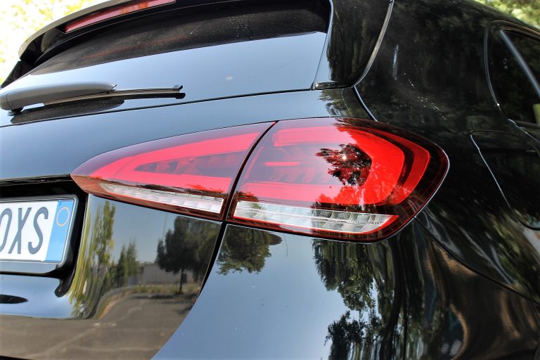 Mercedes-Benz Classe A 250e: la prova su strada