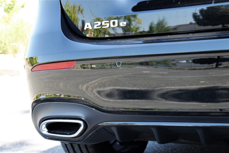 Mercedes-Benz Classe A 250e: la prova su strada
