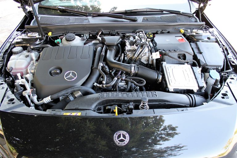 Mercedes-Benz Classe A 250e: la prova su strada