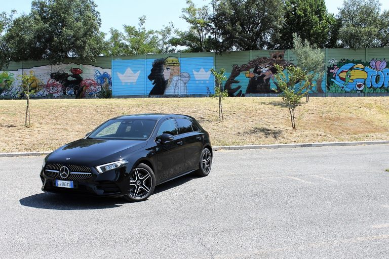 Mercedes-Benz Classe A 250e: la prova su strada