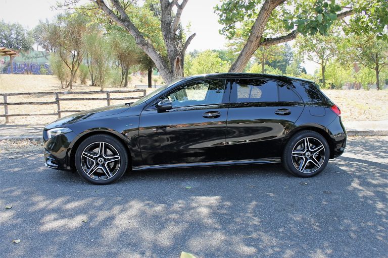 Mercedes-Benz Classe A 250e: la prova su strada