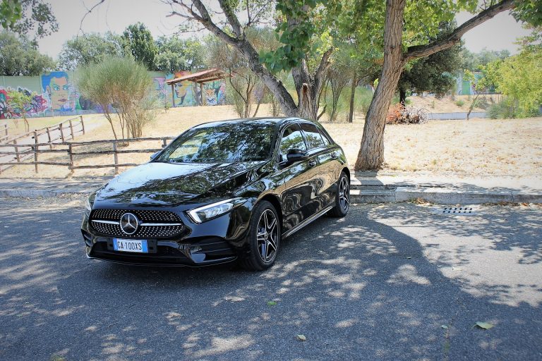Mercedes-Benz Classe A 250e: la prova su strada