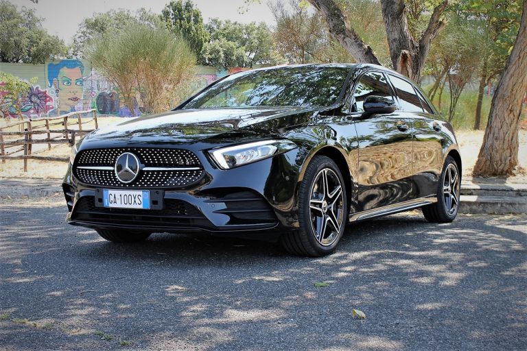 Mercedes-Benz Classe A 250e: la prova su strada