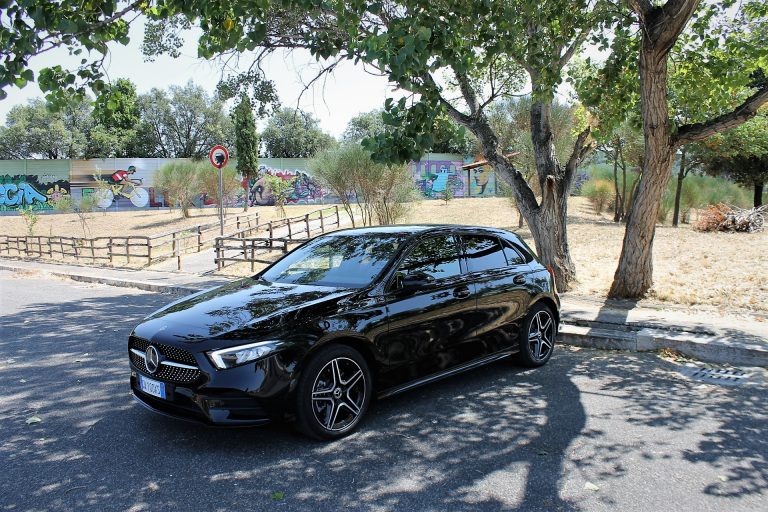 Mercedes-Benz Classe A 250e: la prova su strada