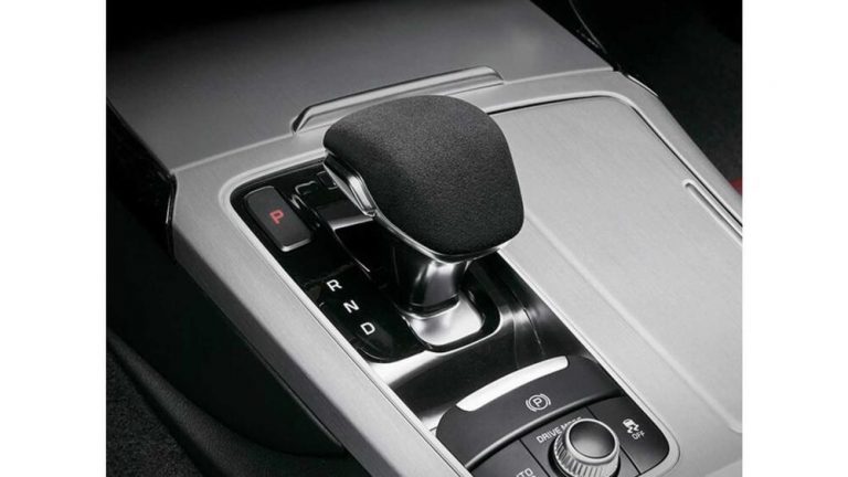 Kia Stinger restyling: immagini ufficiali