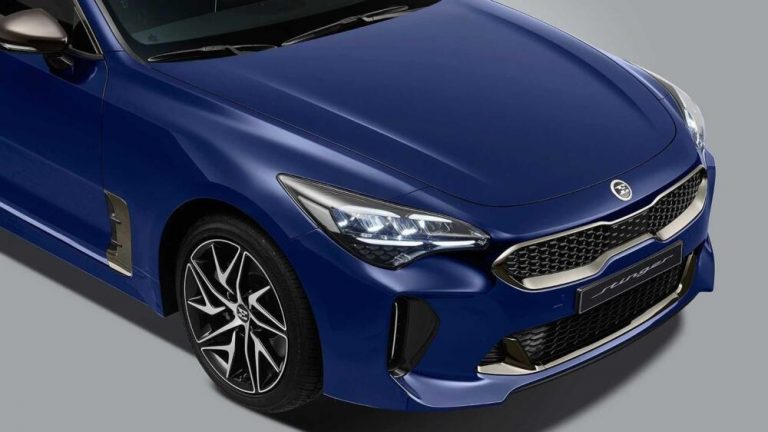 Kia Stinger restyling: immagini ufficiali