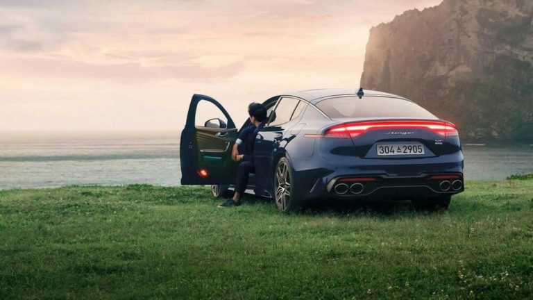 Kia Stinger restyling: immagini ufficiali