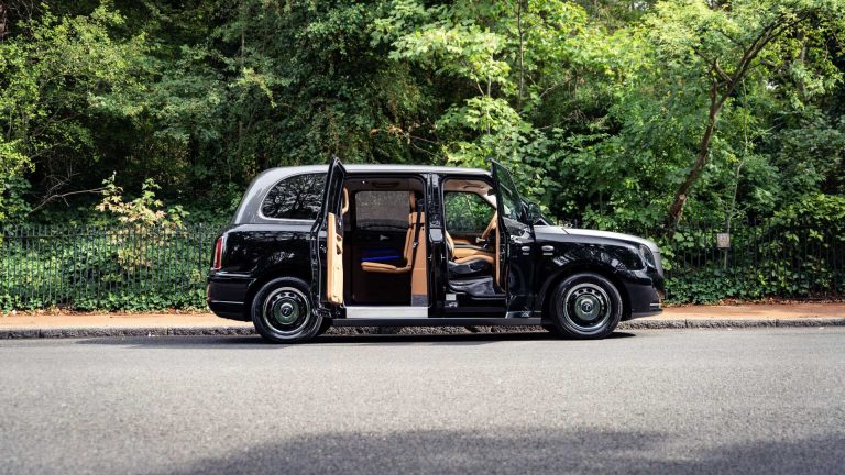 Luxury Black Cab: immagini ufficiali