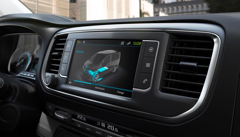 Peugeot e-Expert Combi: immagini ufficiali