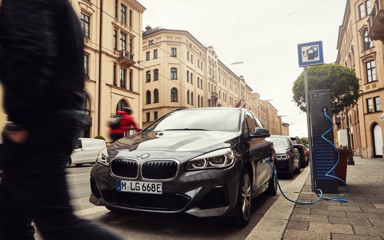 Bmw, gamma elettrificata: immagini ufficiali