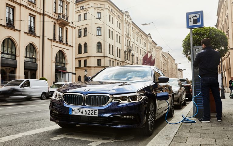 Bmw, gamma elettrificata: immagini ufficiali