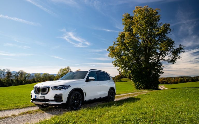Bmw, gamma elettrificata: immagini ufficiali