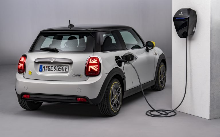 Bmw, gamma elettrificata: immagini ufficiali