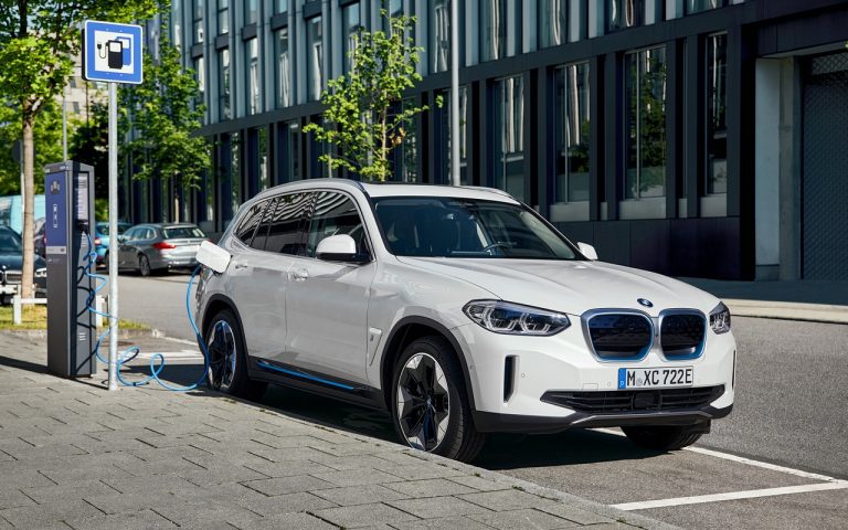 Bmw, gamma elettrificata: immagini ufficiali