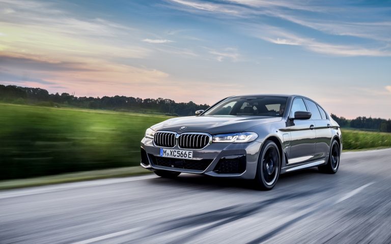 Bmw, gamma elettrificata: immagini ufficiali