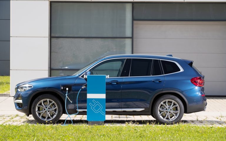 Bmw, gamma elettrificata: immagini ufficiali