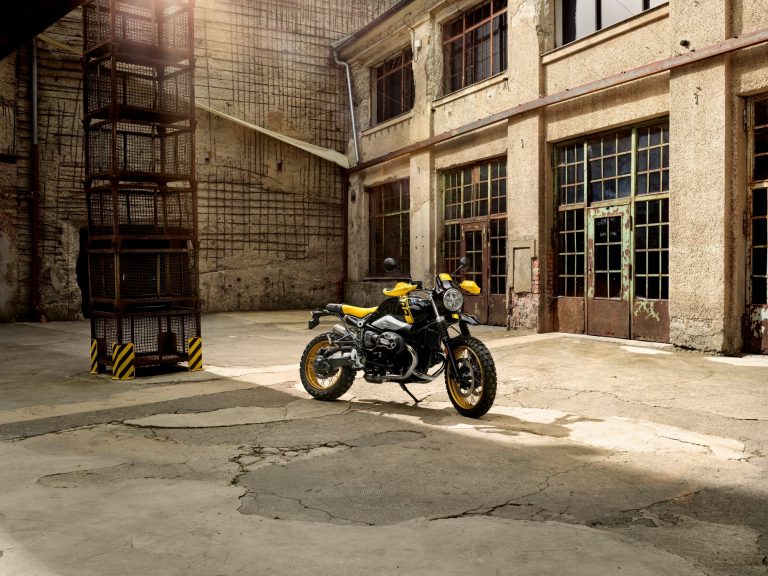 BMW R nine T: immagini ufficiali