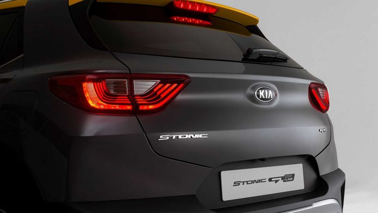 Kia Stonic restyling: immagini ufficiali