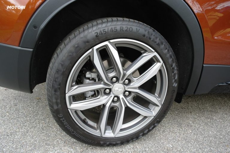 Cadillac XT4: prima prova su strada