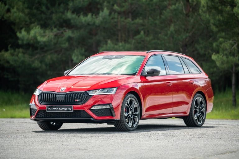 Skoda Octavia Scout e Octavia RS: immagini ufficiali