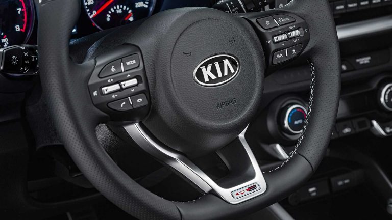 Kia Stonic restyling: immagini ufficiali