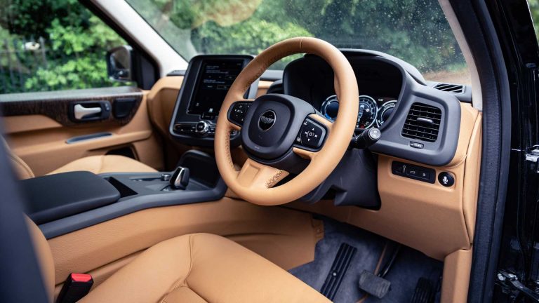 Luxury Black Cab: immagini ufficiali