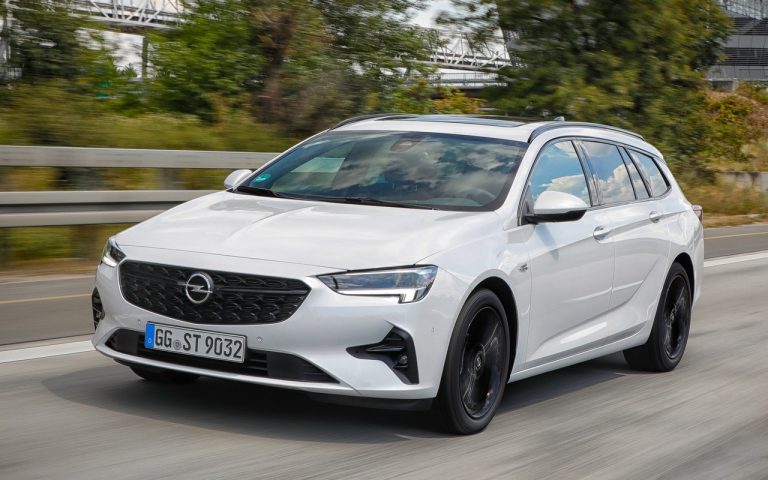 Nuova Opel Insignia 2020: immagini ufficiali