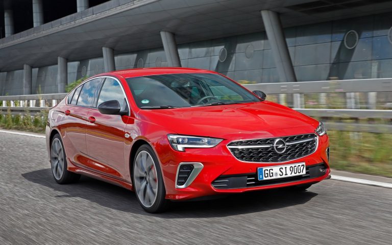 Nuova Opel Insignia 2020: immagini ufficiali