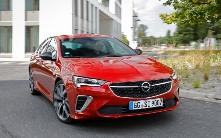 Nuova Opel Insignia 2020: immagini ufficiali