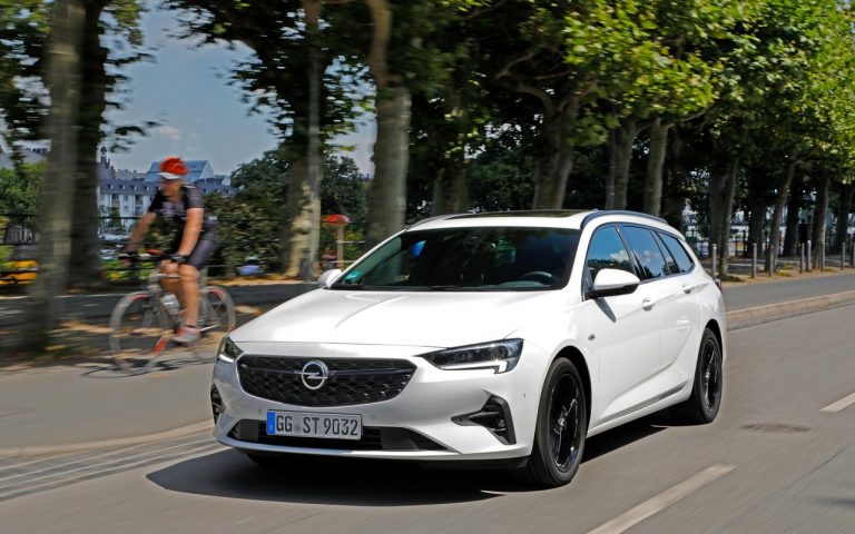 Nuova Opel Insignia 2020: immagini ufficiali