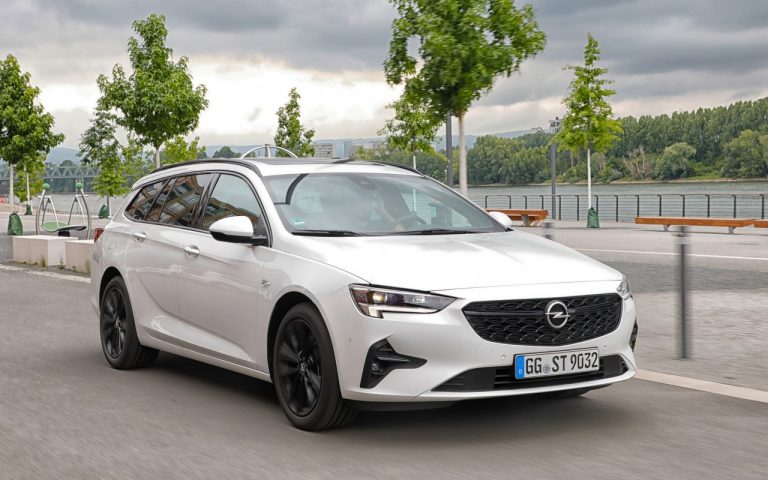 Nuova Opel Insignia 2020: immagini ufficiali