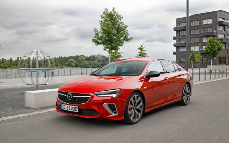 Nuova Opel Insignia 2020: immagini ufficiali